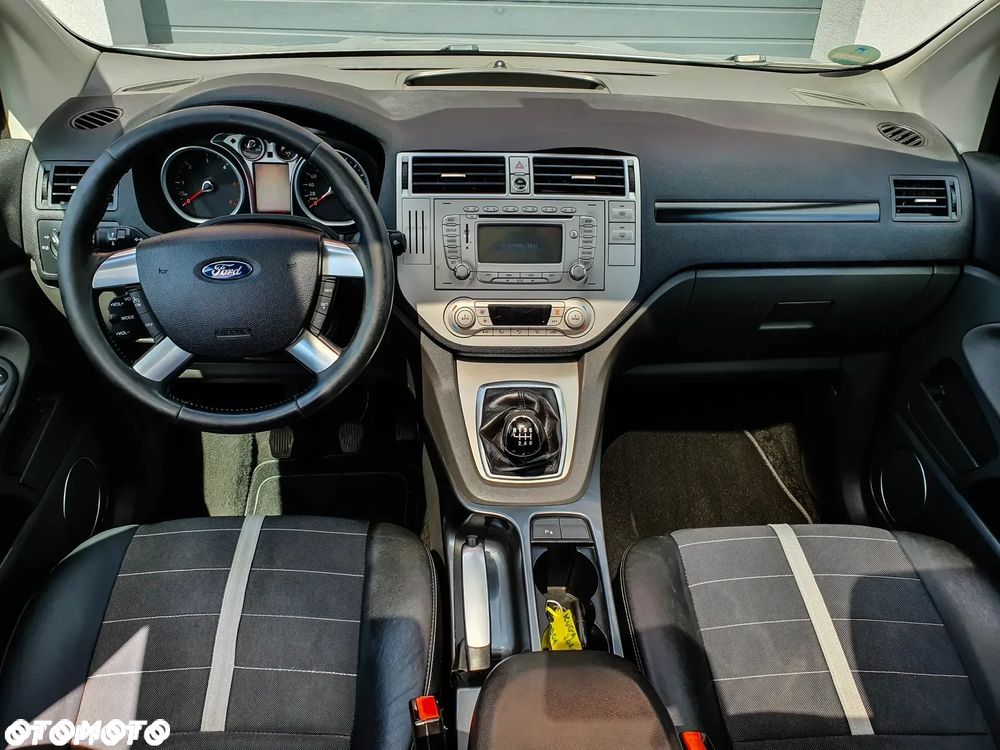 Ford Kuga - 40
