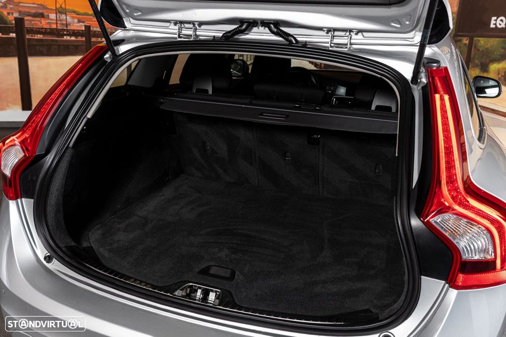 Volvo V60 2.0 D4 Summum - 21