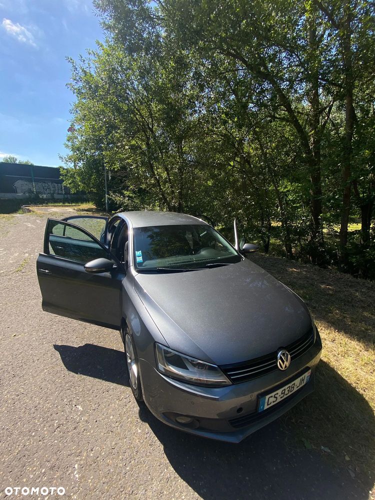 Volkswagen Jetta - 8