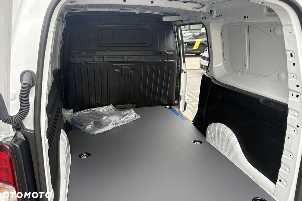 Peugeot Partner Van XL L2H1 1.5 130KM - 10