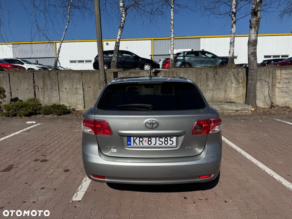 Toyota Avensis 2.0 D-4D Sol - 8