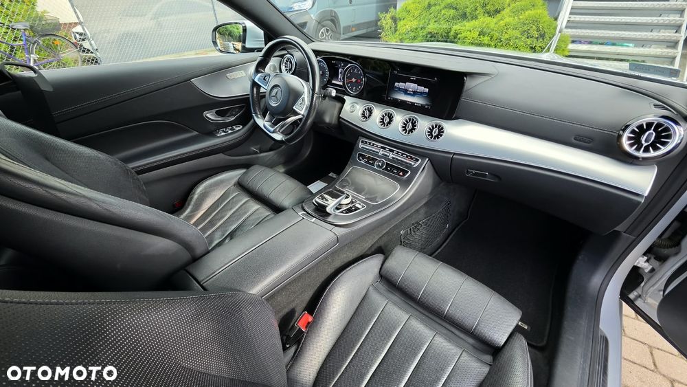 Mercedes-Benz Klasa E 300 9G-TRONIC - 9