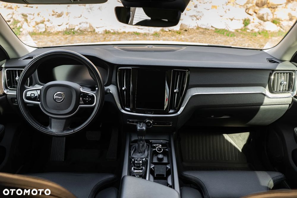 Volvo V60 Cross Country D4 AWD - 19