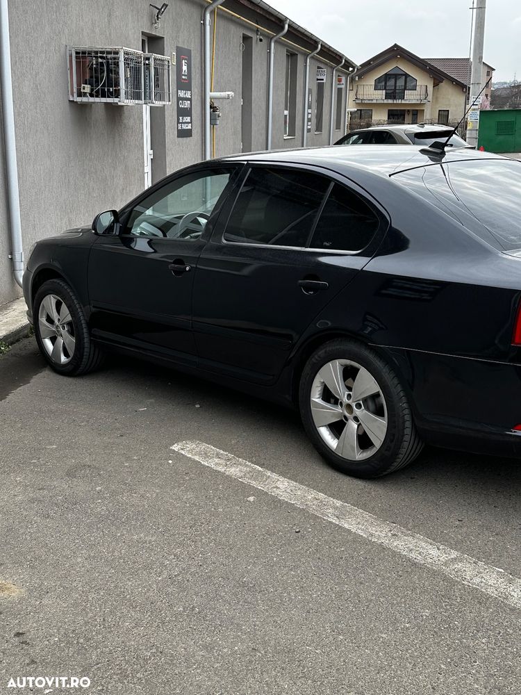 Skoda Octavia 2.0 TDI RS DSG - 8