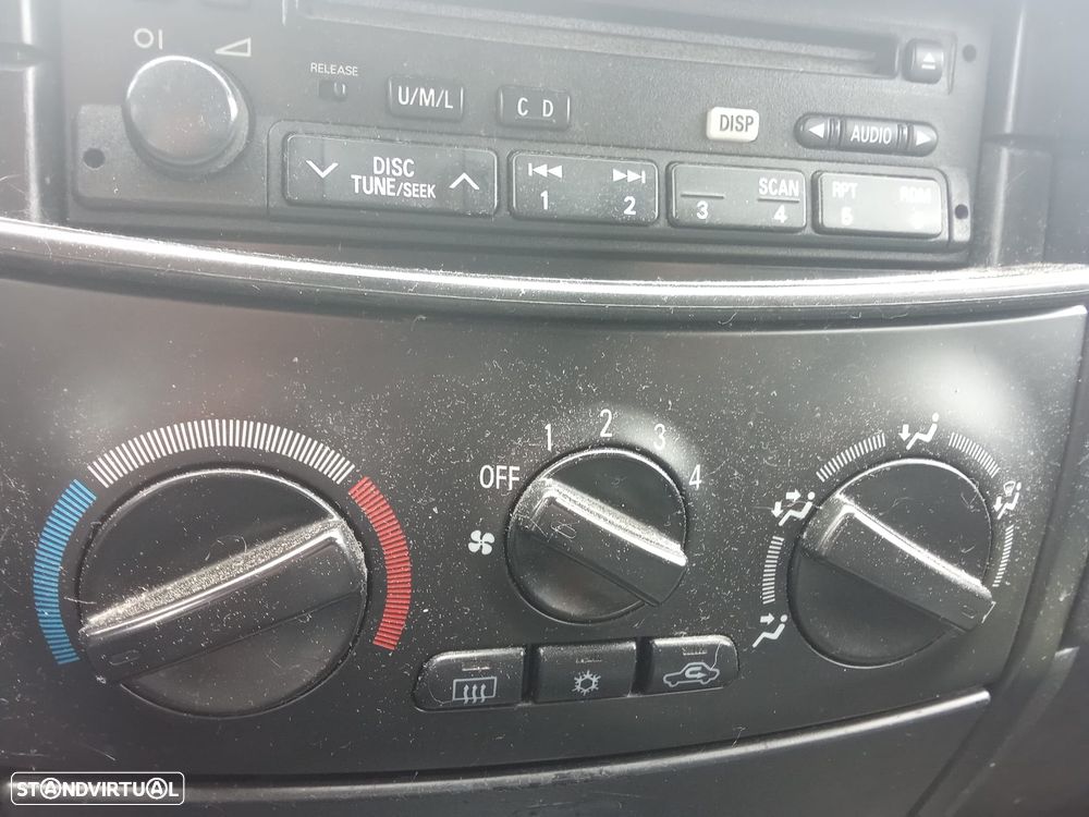 Mitsubishi Space Wagon - 6