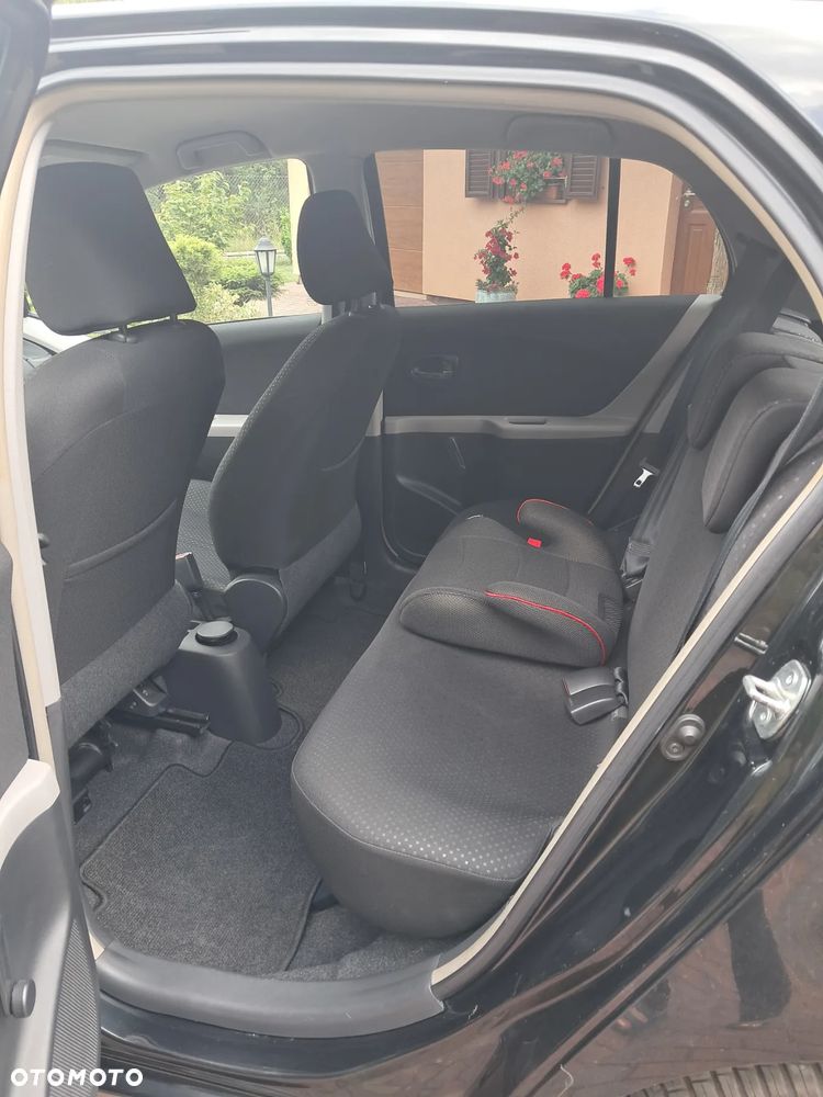 Toyota Yaris 1.33 Dynamic - 7