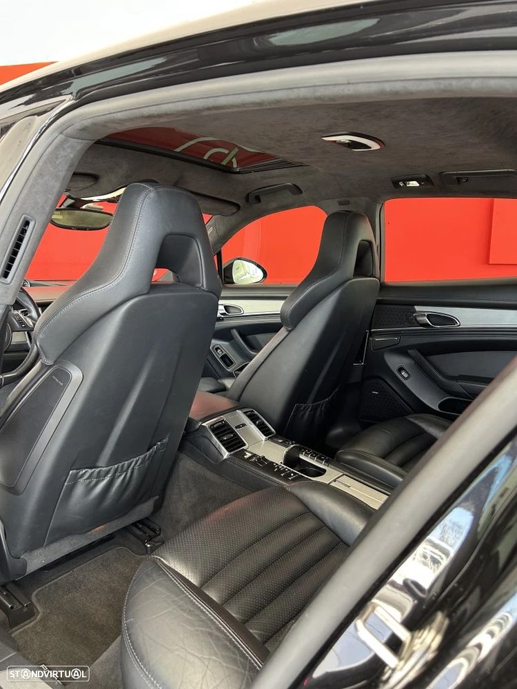 Porsche Panamera Turbo PDK - 10