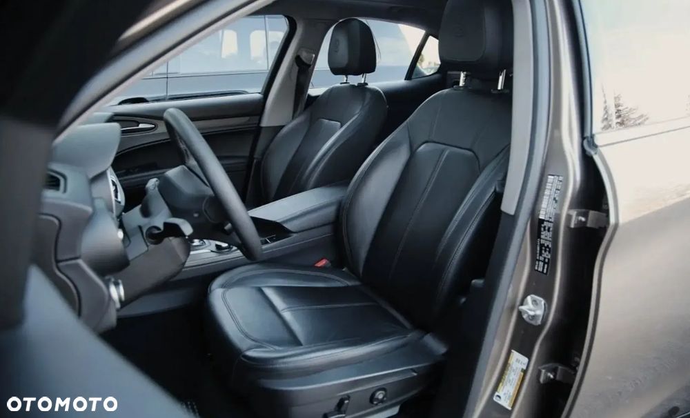 Alfa Romeo Stelvio - 5