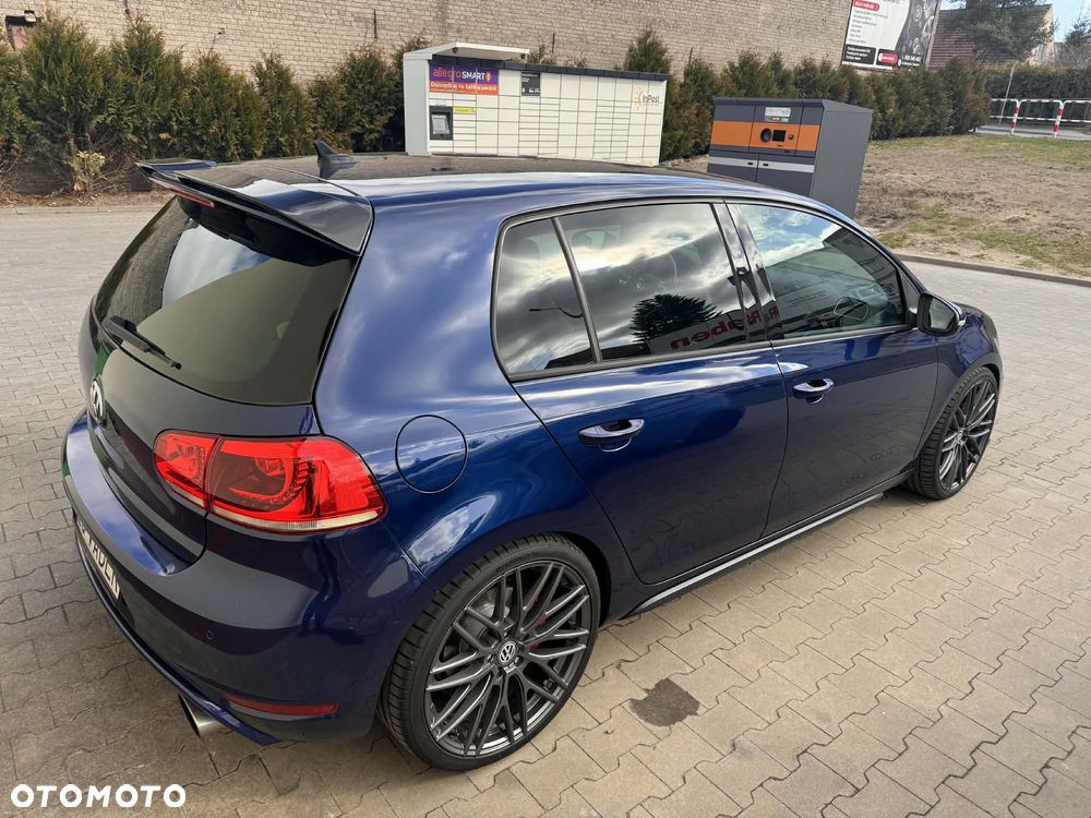 Volkswagen Golf - 8