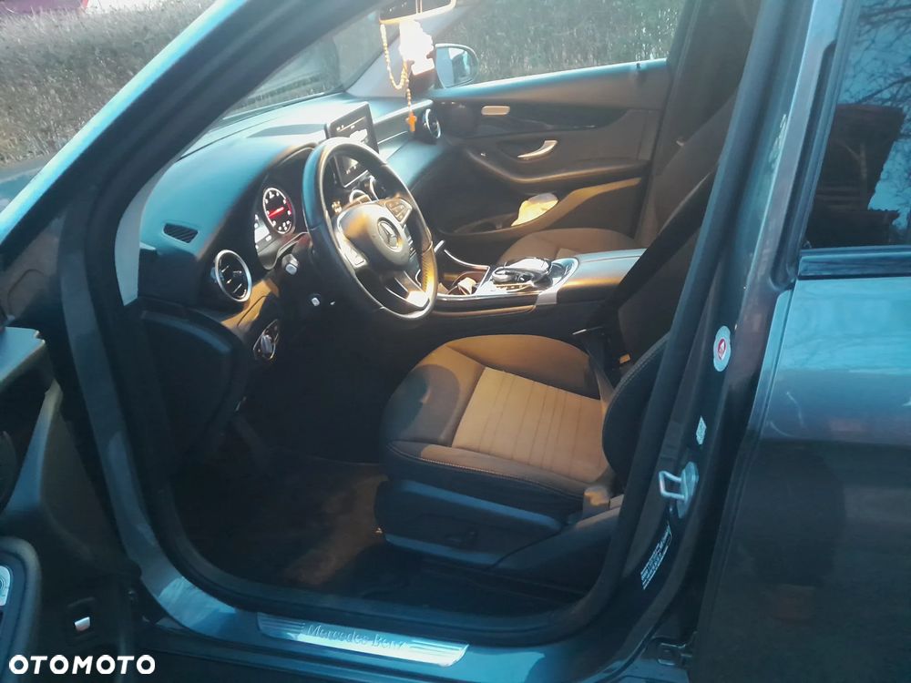 Mercedes-Benz GLC 250 d 4Matic 9G-TRONIC - 10