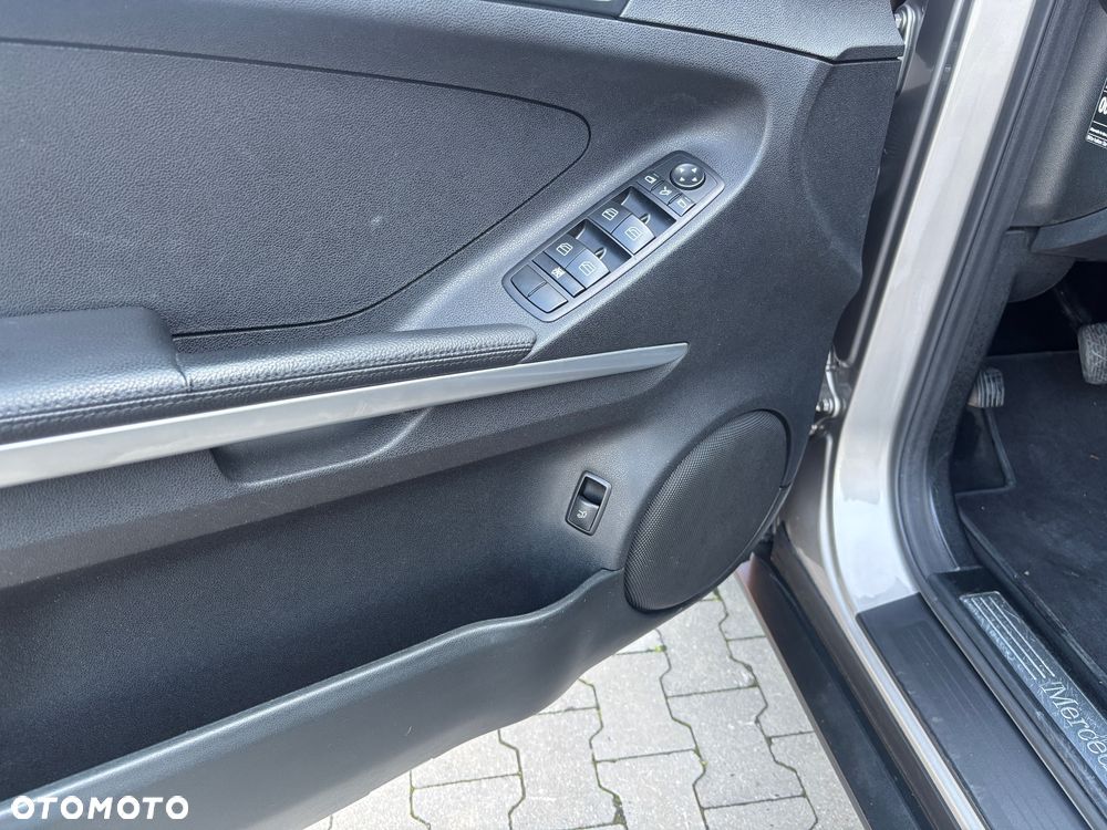 Mercedes-Benz ML 300 CDI 4-Matic - 25