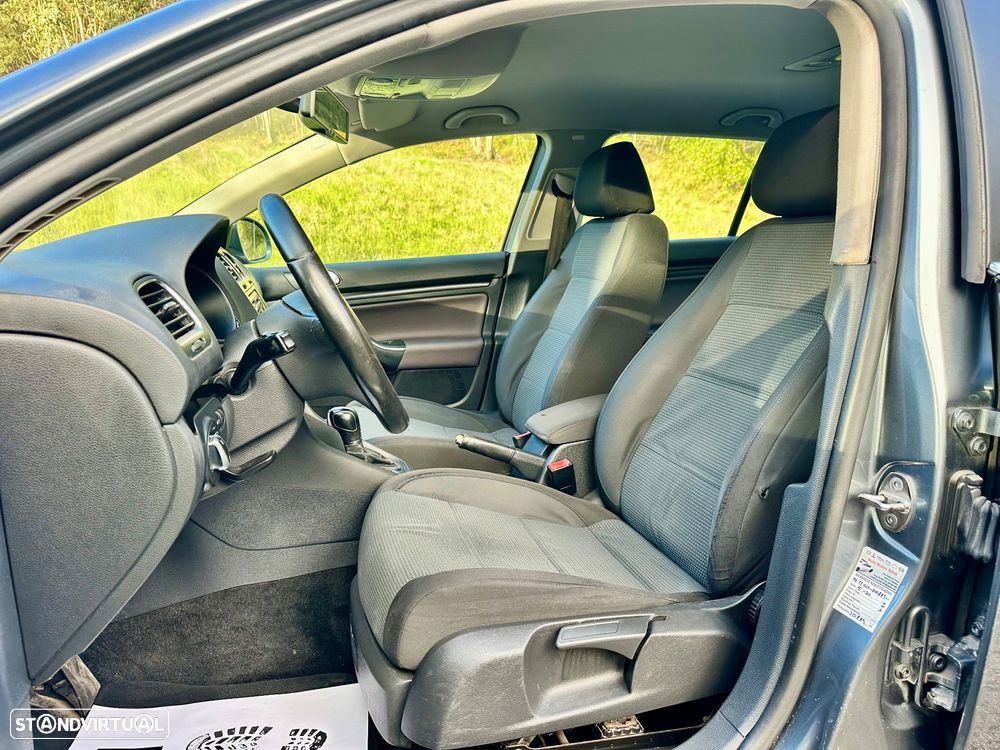 VW Golf Variant 1.6 TDi Confortline DSG - 11