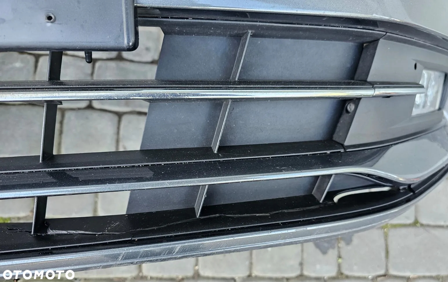VW Passat B8  zderzak  przód  przedni  LR7H - 5