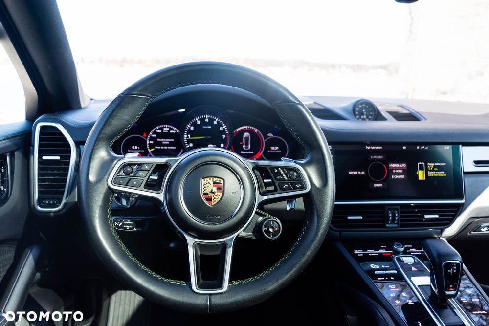 Porsche Cayenne Coupe E-Hybrid - 22