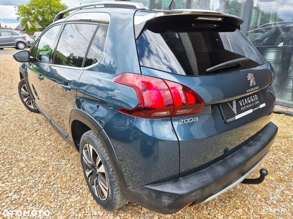 Peugeot 2008 1.2 Pure Tech Allure S&S - 4