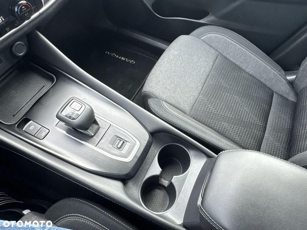 Nissan Qashqai 1.3 DIG-T MHEV N-Connecta Xtronic - 25