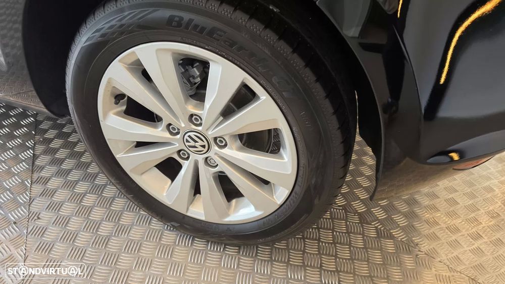 VW Golf 1.6 TDi Trendline BlueMotion - 31
