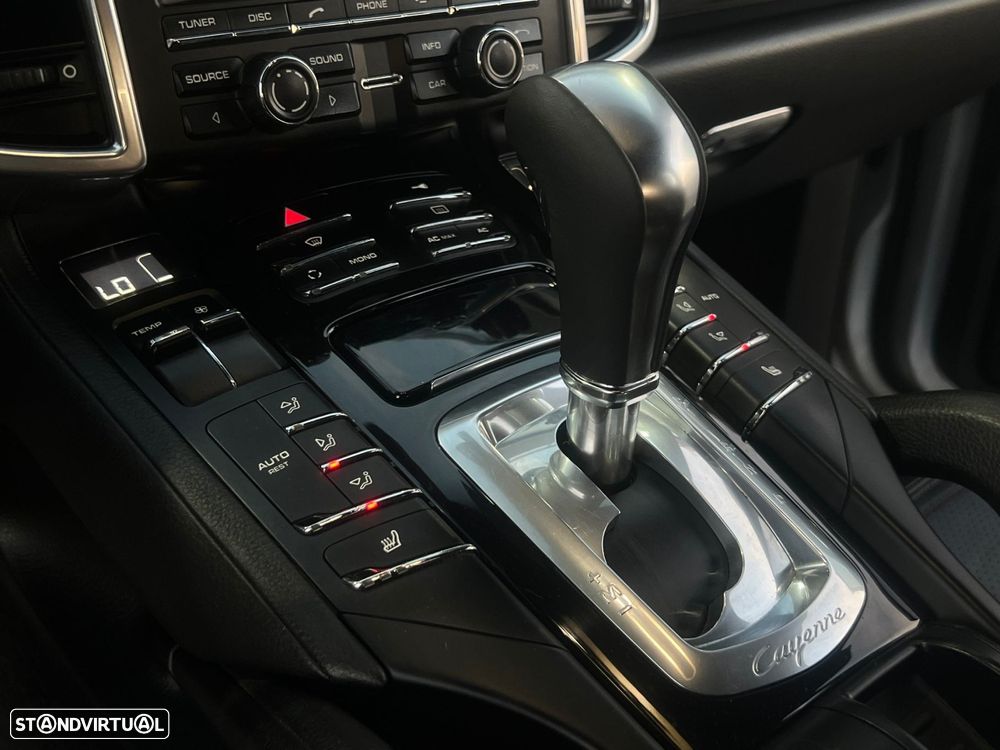 Porsche Cayenne - 24