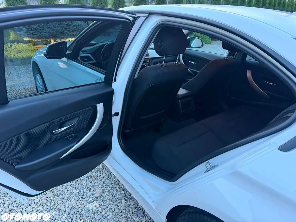 BMW Seria 3 318i Advantage - 23