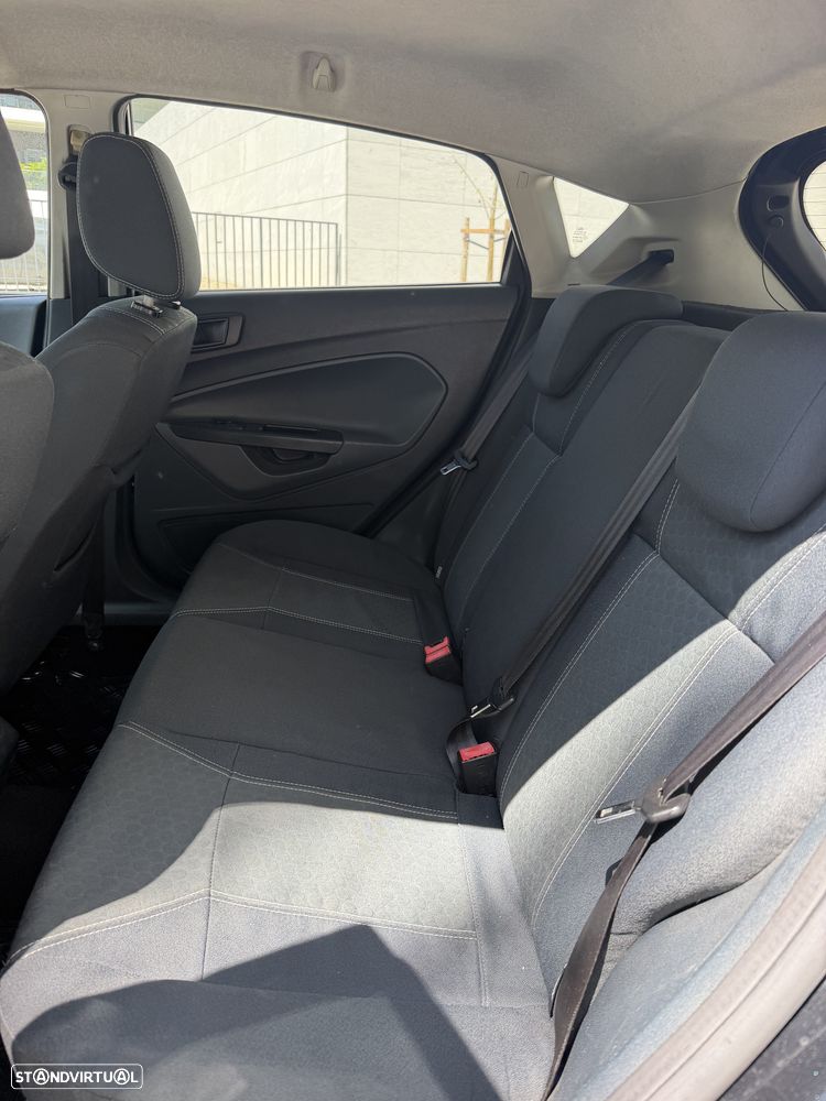 Ford Fiesta - 8