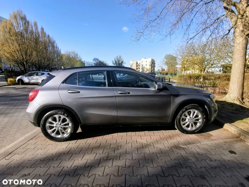Mercedes-Benz GLA - 2