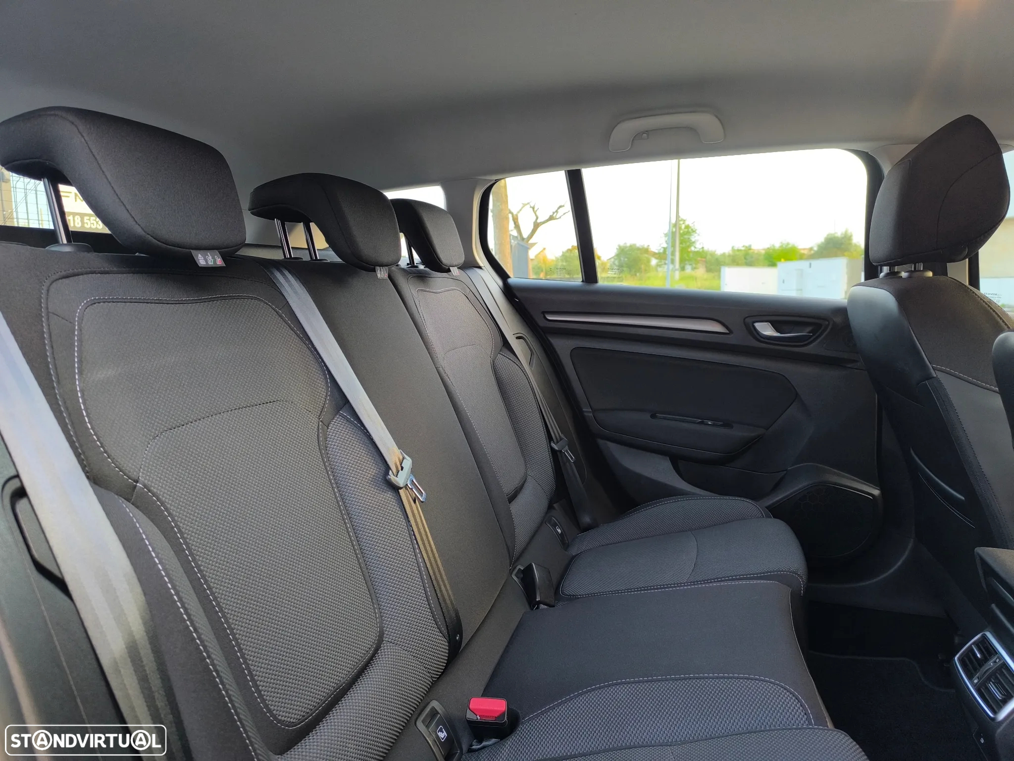 Renault Mégane Sport Tourer 1.5 Blue dCi Equilibre - 23