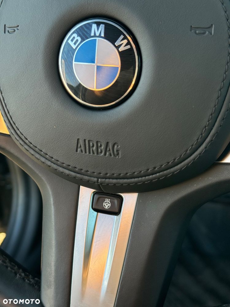BMW Seria 3 330i M Sport - 28