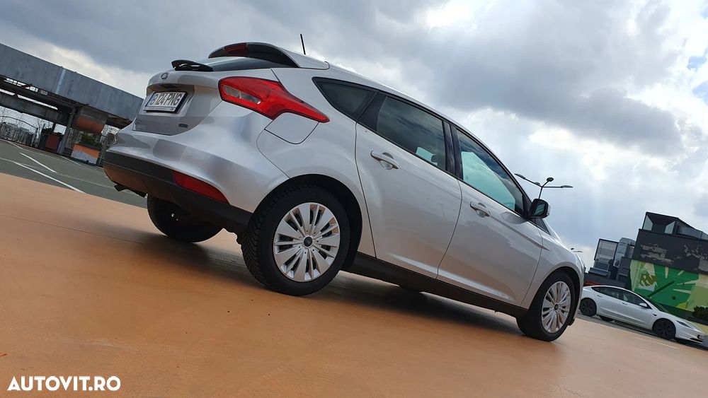 Ford Focus 1.0 EcoBoost Trend Edition - 32
