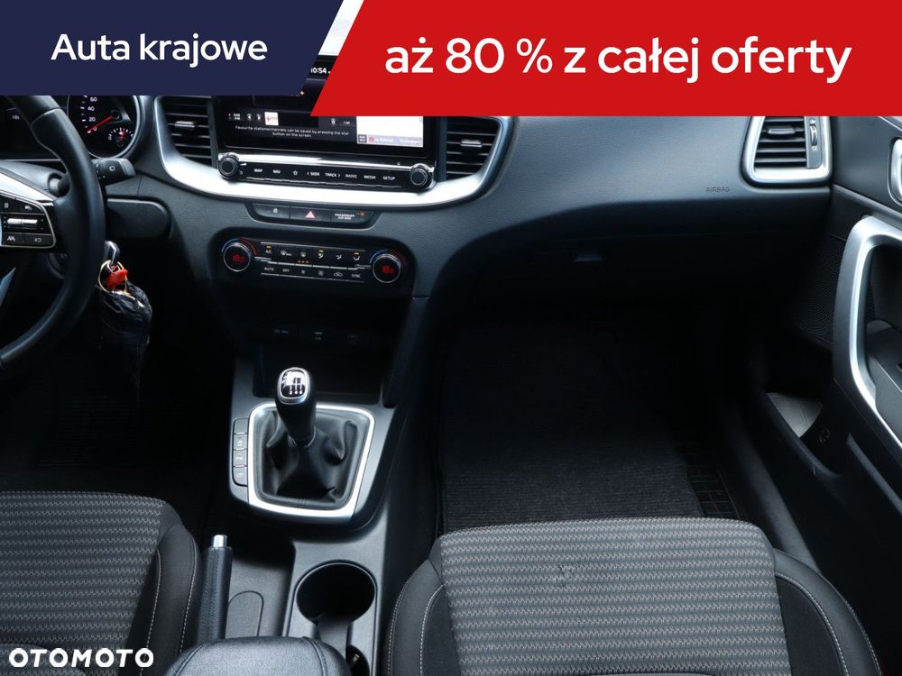 Kia Ceed - 10