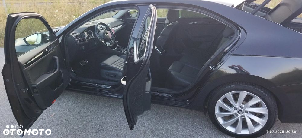 Skoda Superb 2.0 TDI 4x4 L&K DSG - 9