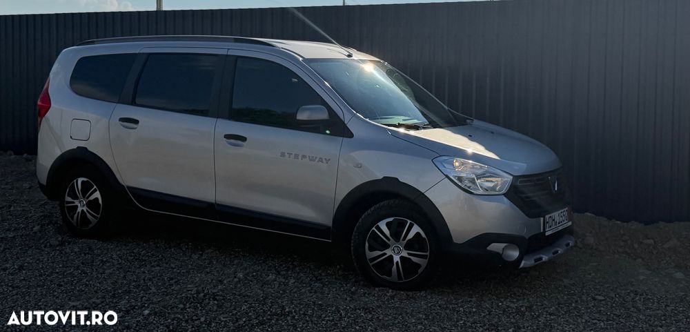 Dacia Lodgy 1.5 dCi 109 CP Stepway - 10