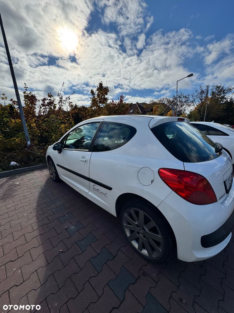 Peugeot 207 1.4 16V Trendy - 4