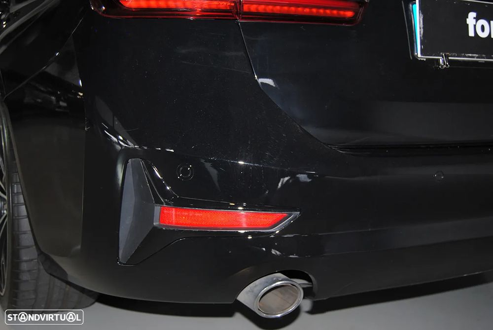 BMW 318 d Touring Advantage - 12