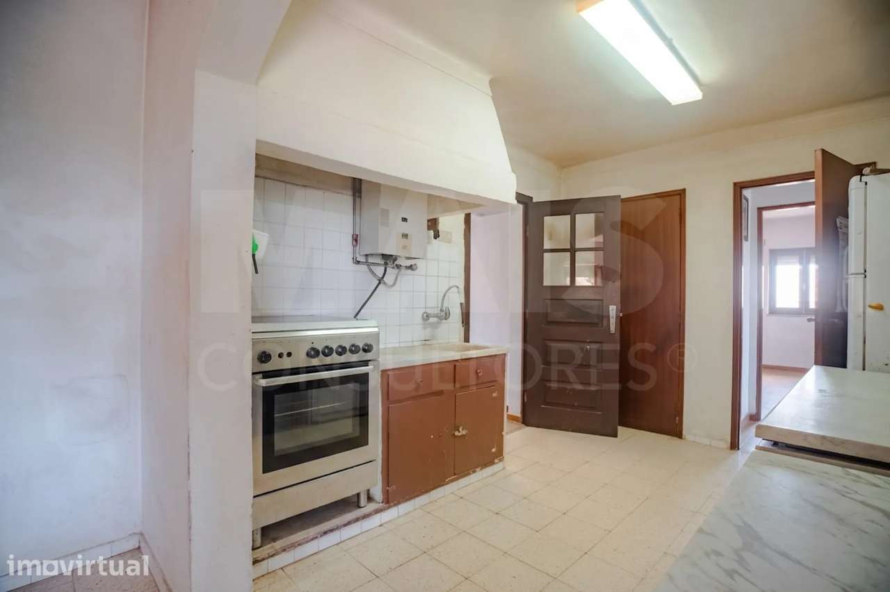 Quintinha T3 com 7.616 m² de terreno urbano e anexos (Casal do Rei) - Grande imagem: 5/39