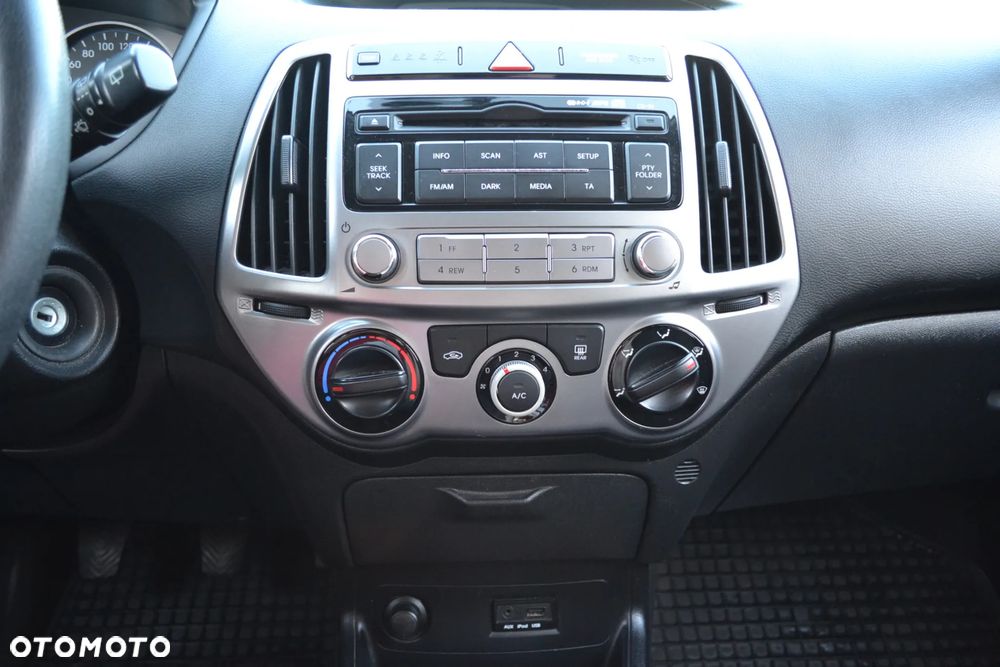 Hyundai i20 1.1 CRDi Comfort - 24