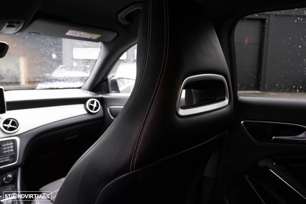 Mercedes-Benz CLA 180 d Shooting Brake - 13