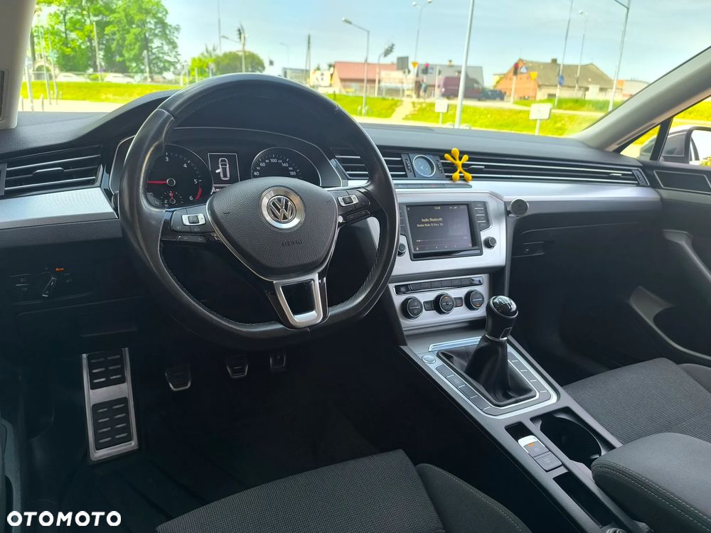 Volkswagen Passat 1.6 TDI (BlueMotion Technology) Trendline - 19