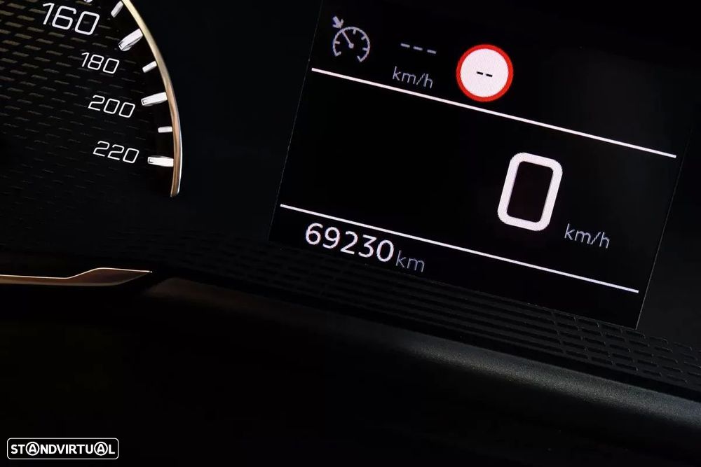 Peugeot 2008 1.2 PureTech Active - 9