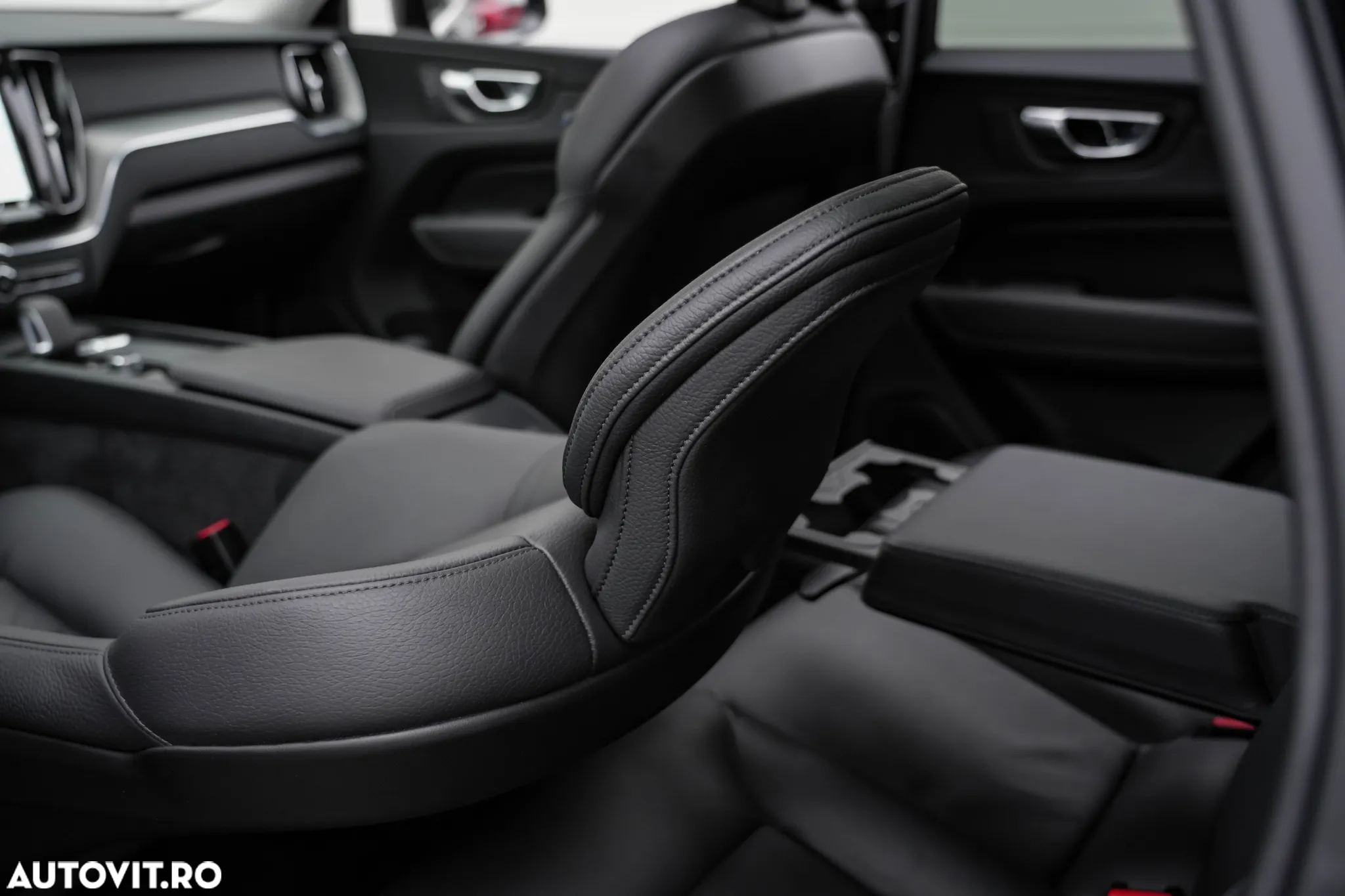 Volvo XC 60 T6 AWD Plug-in Hybrid Plus Bright - 10