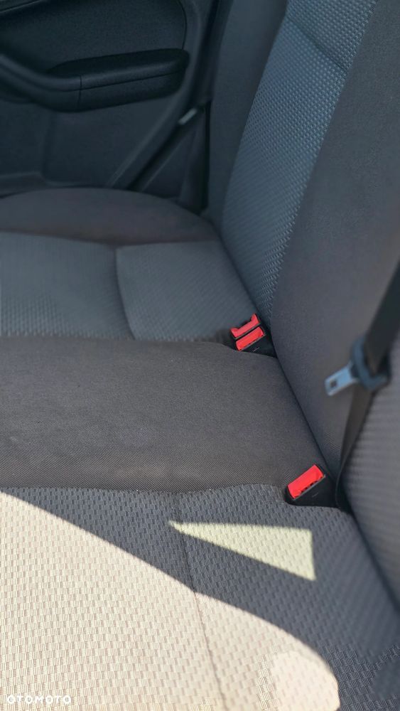 Ford Focus 1.6 Ambiente - 11