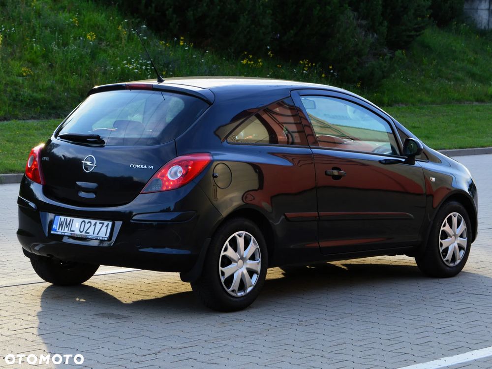 Opel Corsa 1.4 16V Cosmo - 2