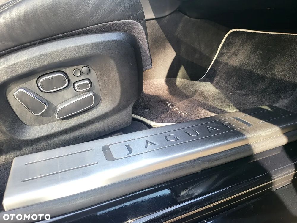 Jaguar XJ - 28