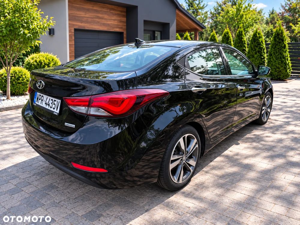 Hyundai Elantra - 2