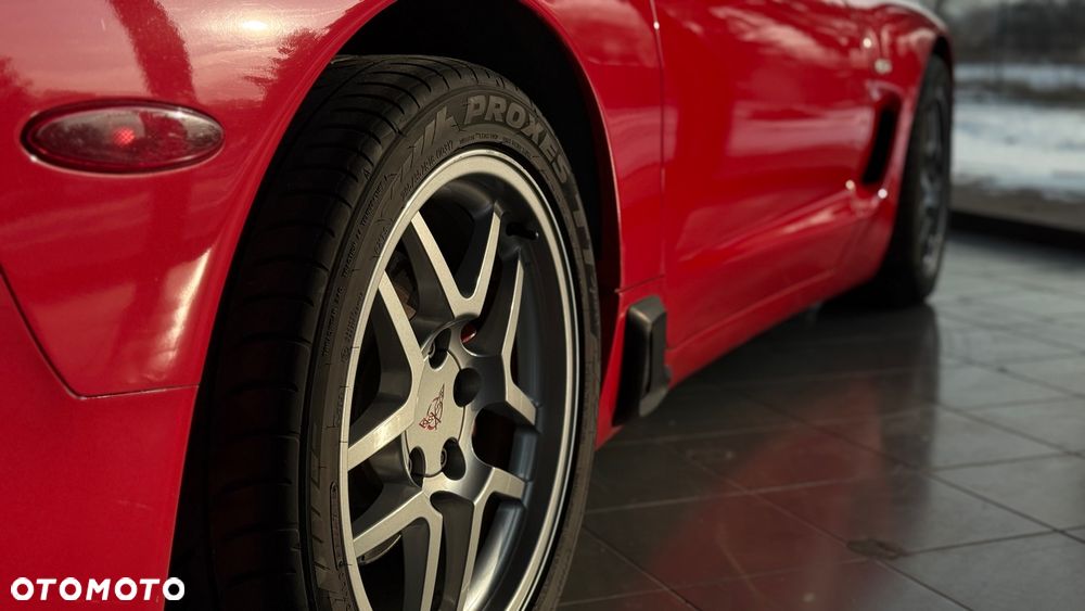 Chevrolet Corvette - 19