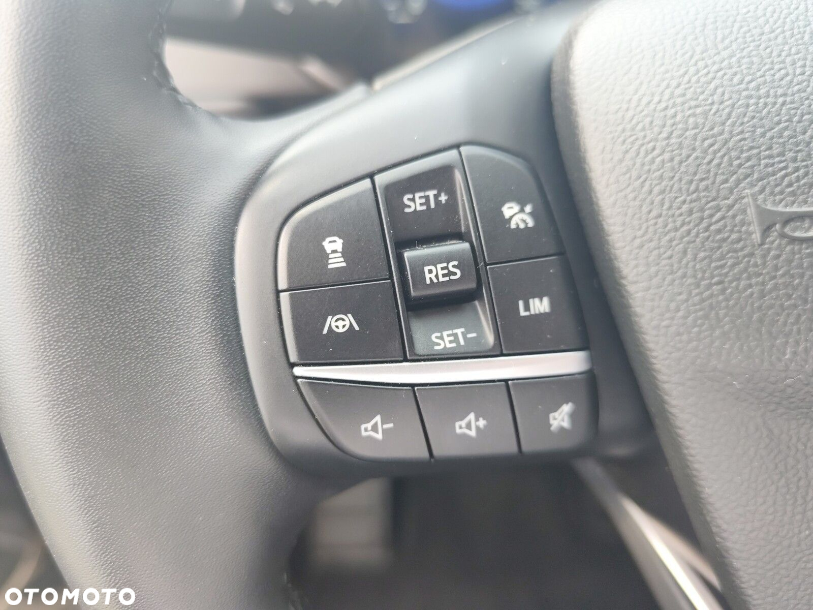 Ford Kuga - 22