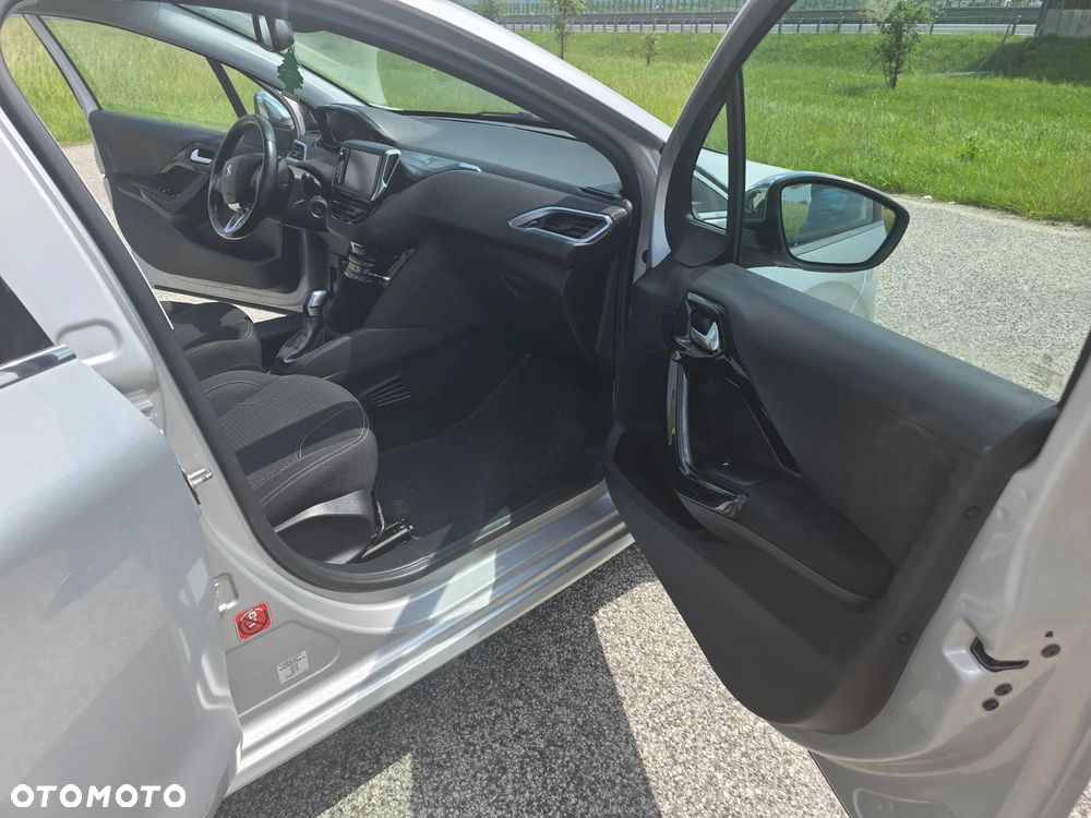 Peugeot 208 1.2 PureTech Allure S&S - 8