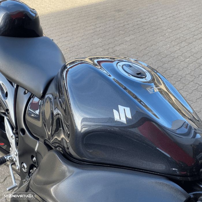 Suzuki Hayabusa GSX1300R - 8