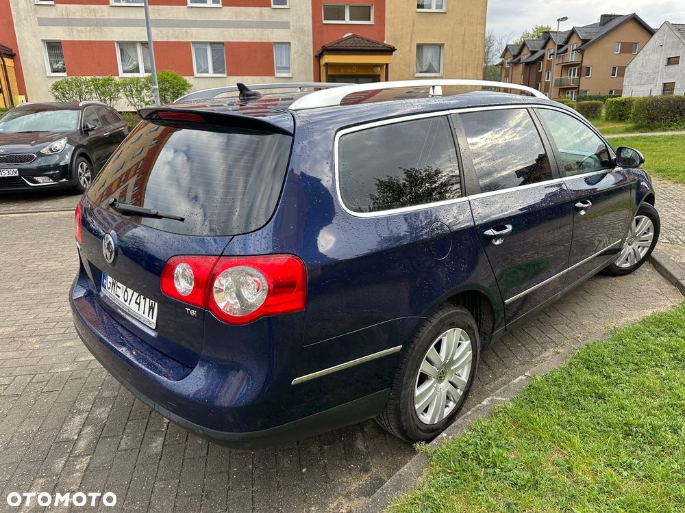 Volkswagen Passat Variant 1.8 TSI Highline - 11