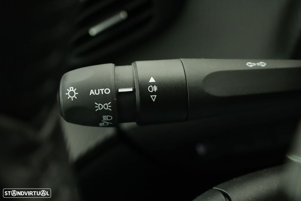 Peugeot 2008 1.2 PureTech Allure - 16