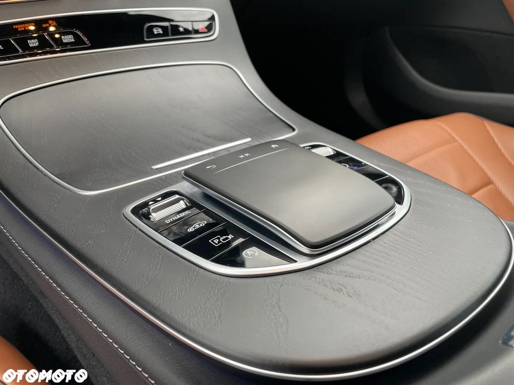 Mercedes-Benz CLS 300 d 4Matic 9G-TRONIC AMG Line - 31